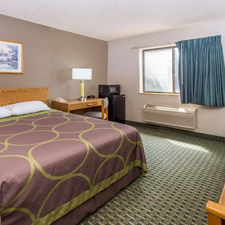 Super 8 By Wyndham St. Charles