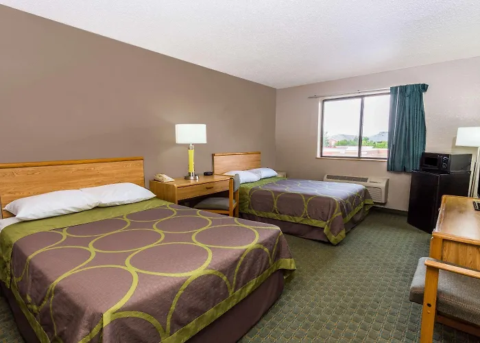 Super 8 By Wyndham St. Charles Hotel *