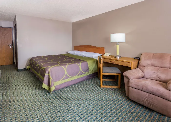 Super 8 By Wyndham St. Charles Saint Charles