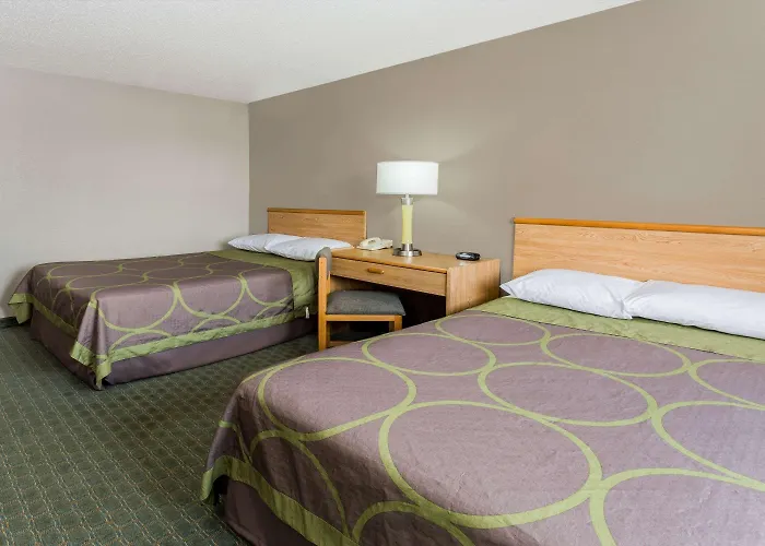 Super 8 By Wyndham St. Charles *