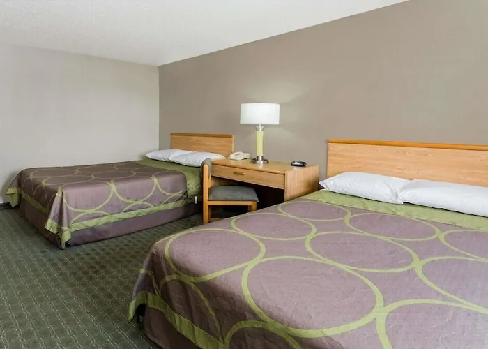 Super 8 By Wyndham St. Charles *