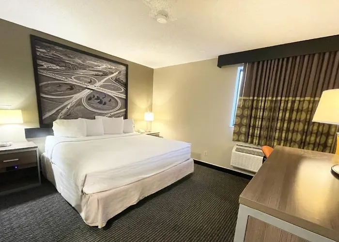 Super 8 By Wyndham St. Charles Saint Charles